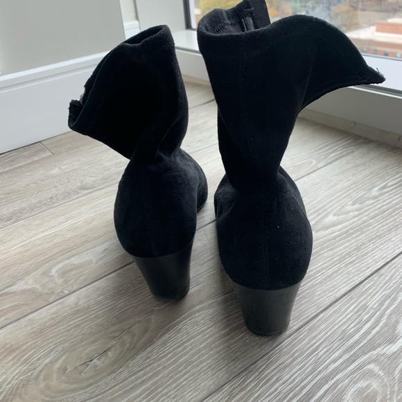 Black suede zipper detail booties - Picture 3 of 3
